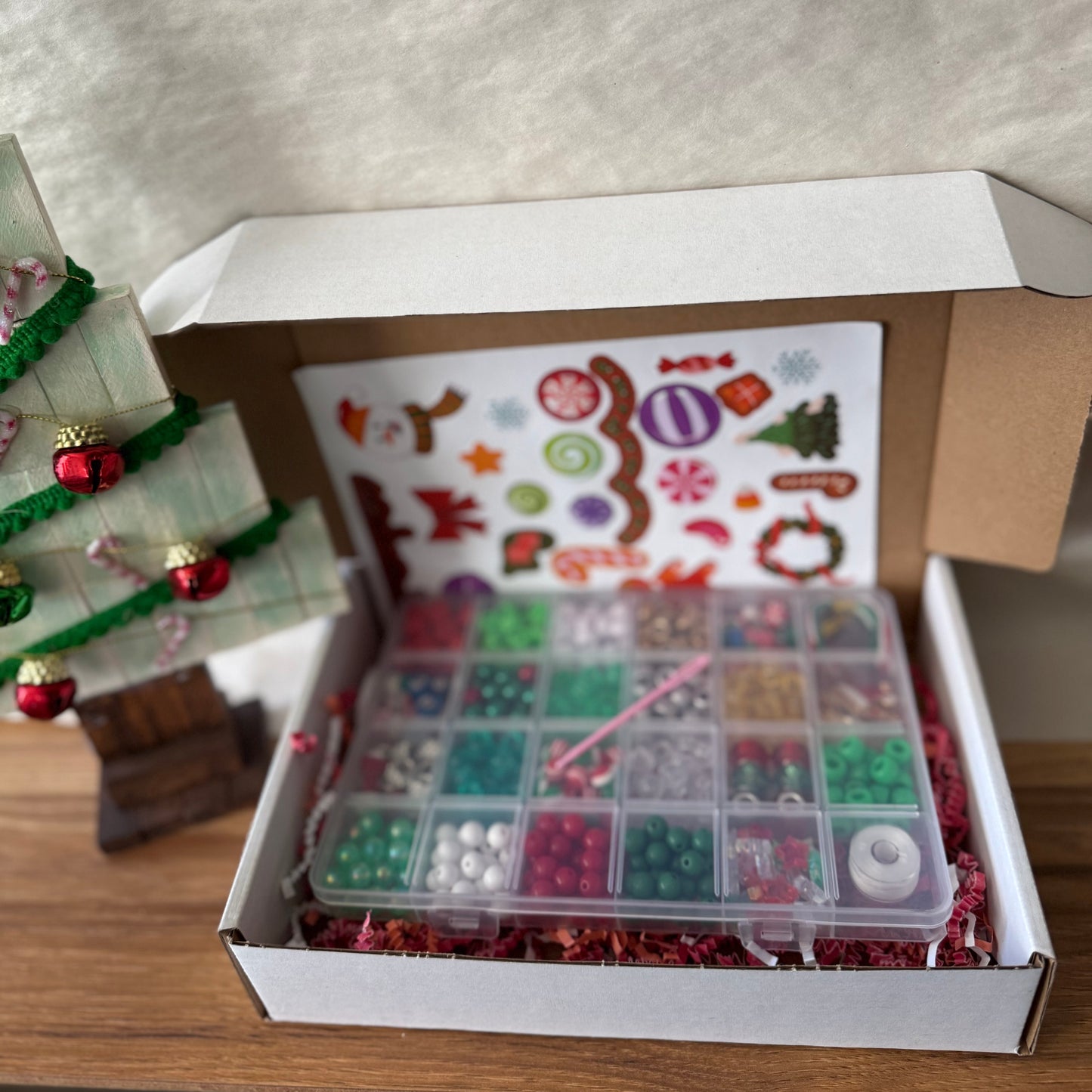 Deluxe Holiday Bracelet Kit – 440 Bead Edition (Sticker Sheet + Needle Included!