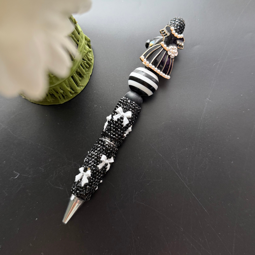 Paris Noir Poodle Pen