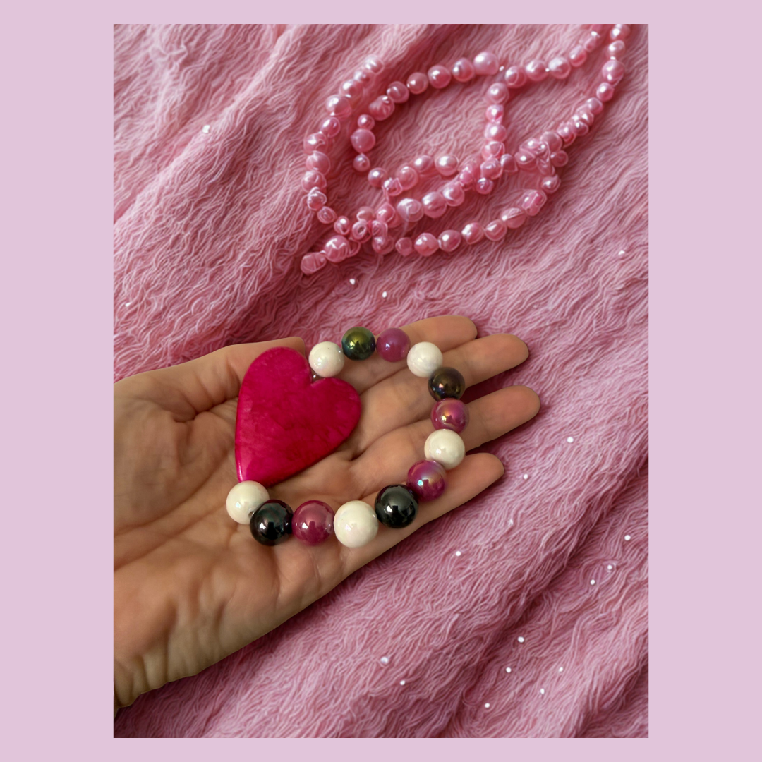 Pink Heart Bracelet – Pearl & Crackle Glass