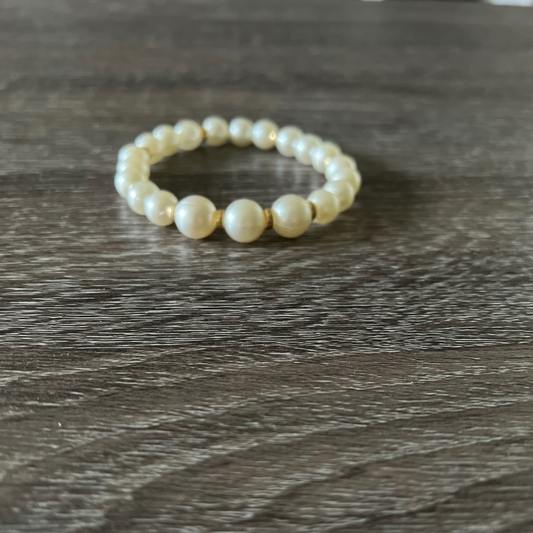 Golden Pearl Elegance Collar